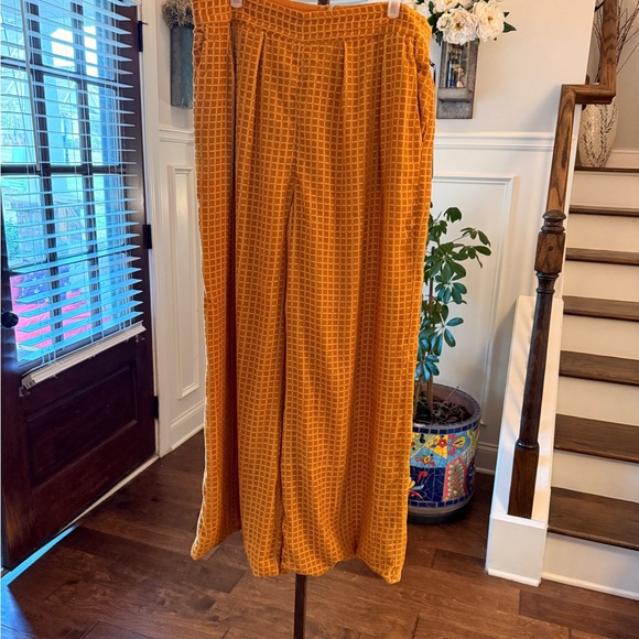 House of Harlow 1960 x Revolve NWT Golden Velvet High Rise Wide-Leg Pants - Picture 4 of 7